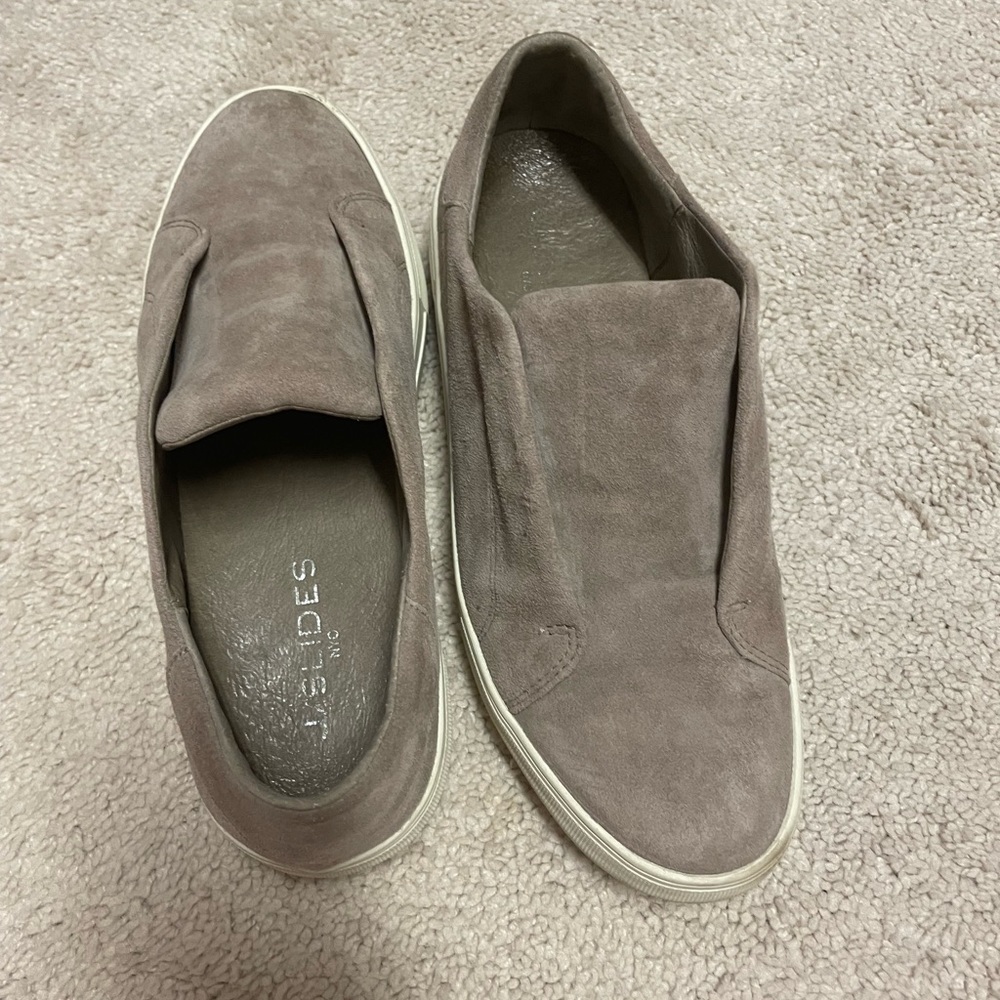 Suede slides in the perfect grey.